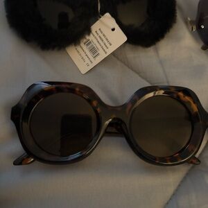 SHEIN Tortoise Shell Oversized Sunglasses